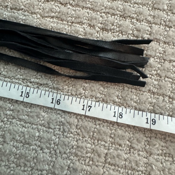 Stylish Black Belt with Tassel Detail - Picture 5 of 6